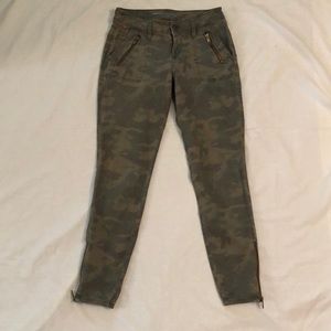 OLD NAVY Camouflage Pants